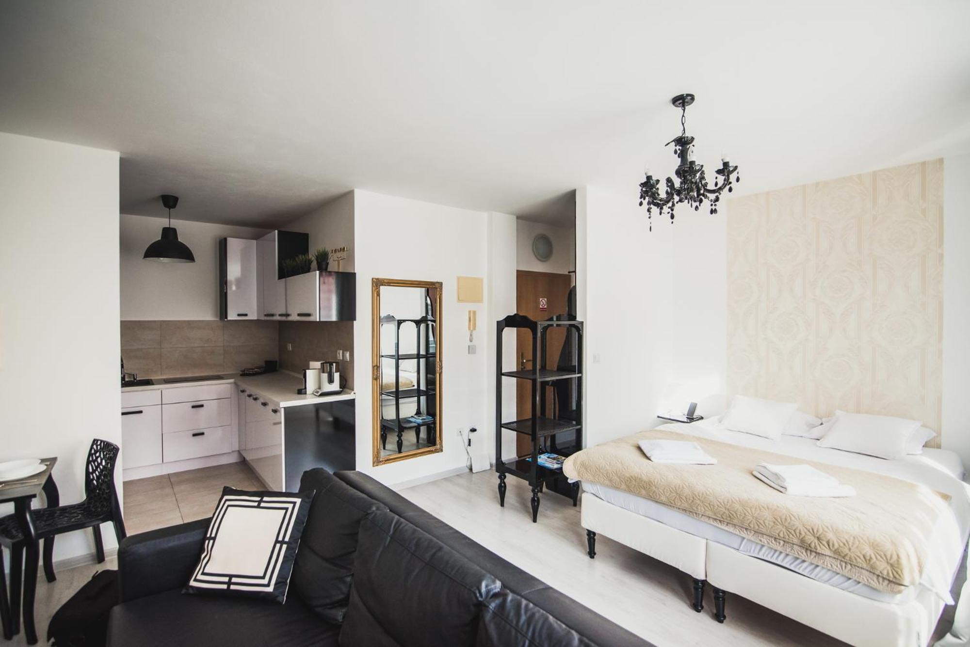 Zara Luxury Apartments The Absolute Center Of Жиліна Екстер'єр фото