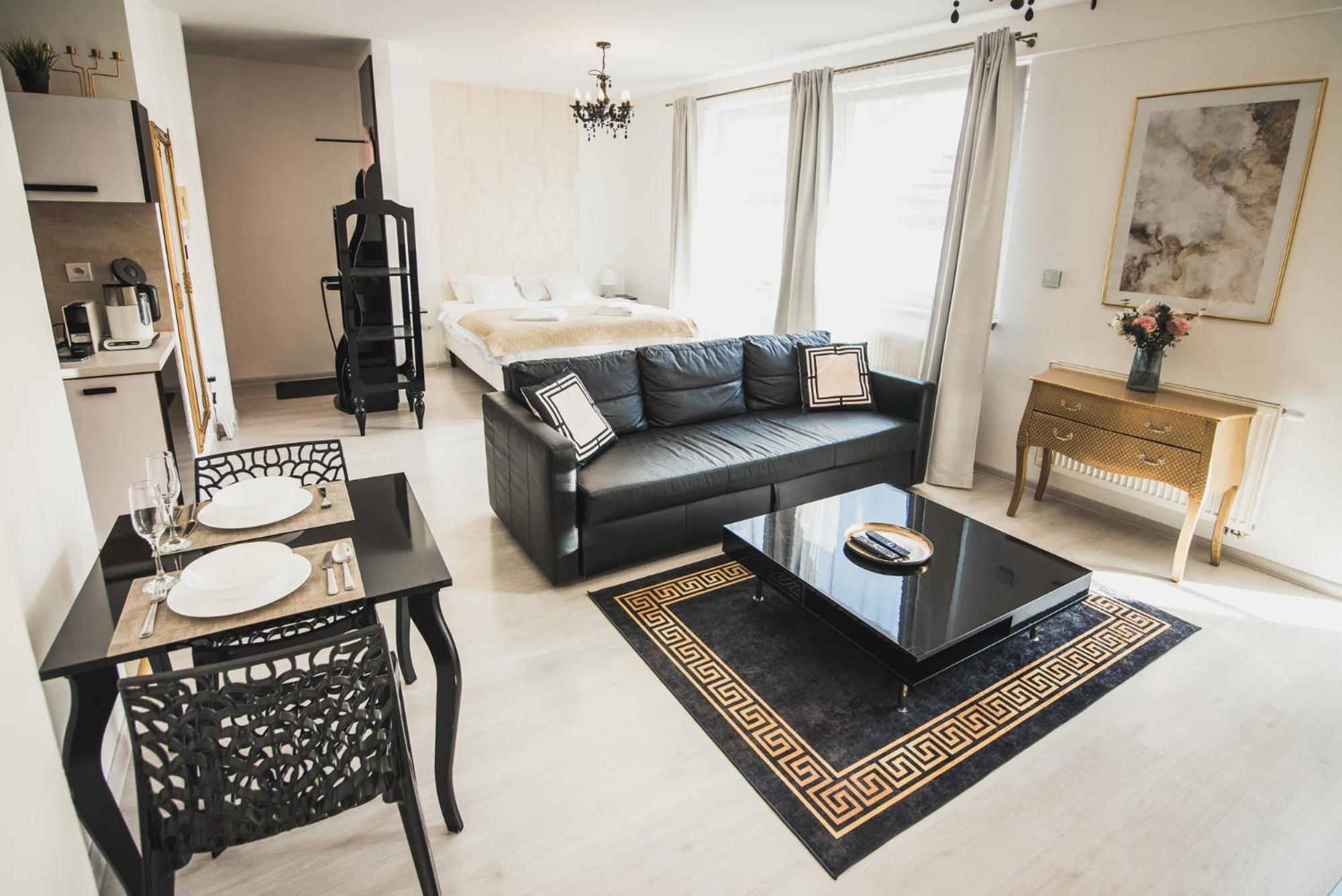 Zara Luxury Apartments The Absolute Center Of Жиліна Екстер'єр фото