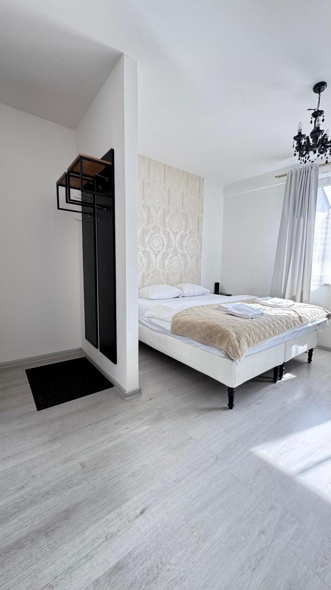 Zara Luxury Apartments The Absolute Center Of Жиліна Екстер'єр фото